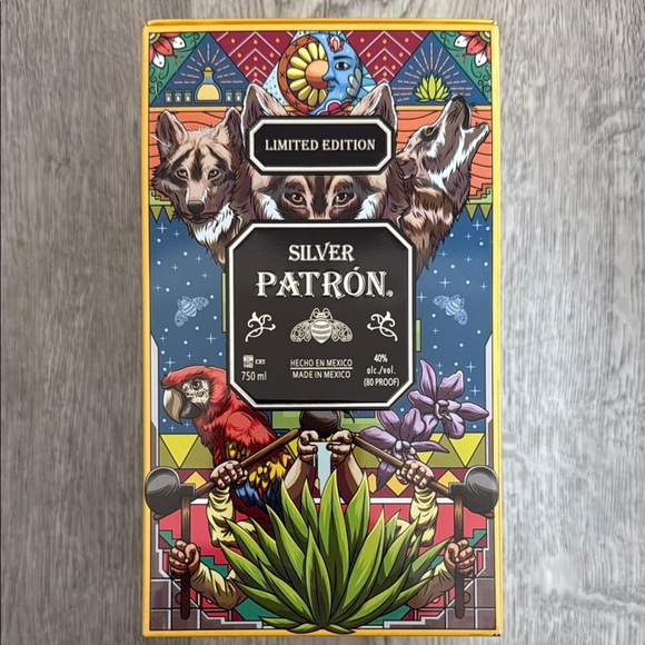 Limited Edition Silver Patrón Tequila Box - Picture 5 of 13